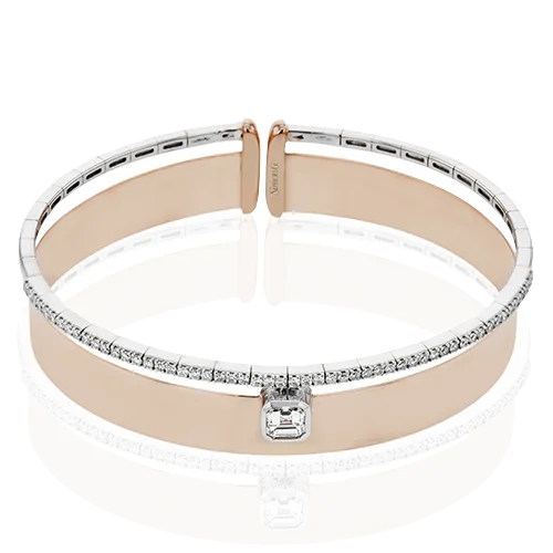 Bangles For Brides-Bangle in 18k Gold with Diamonds LB2401