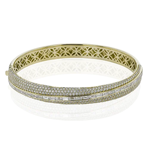 Bangles For Birthday Gifts-Bangle in 18k Gold with Diamonds LB2422